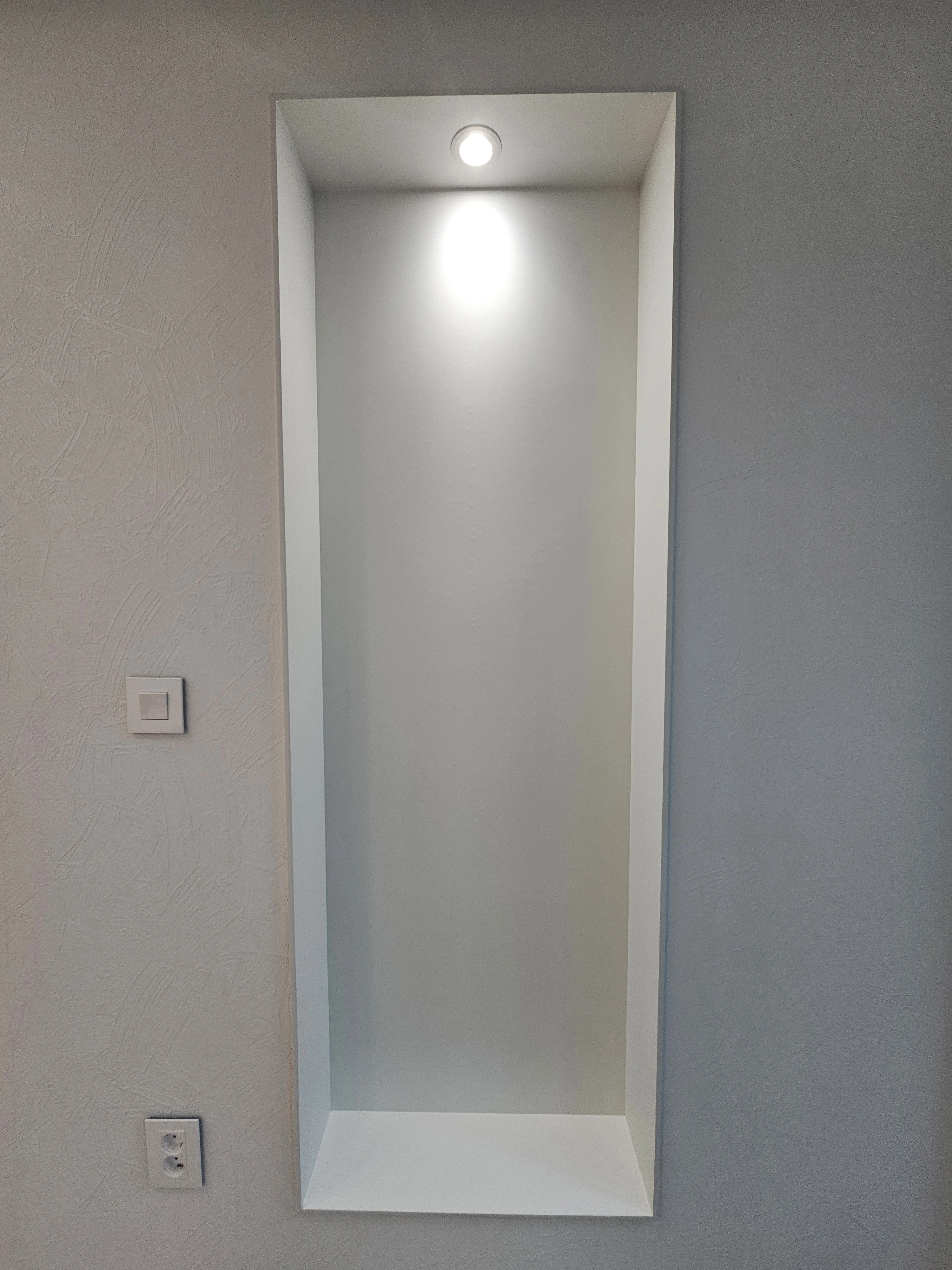 레일·경첩 설치